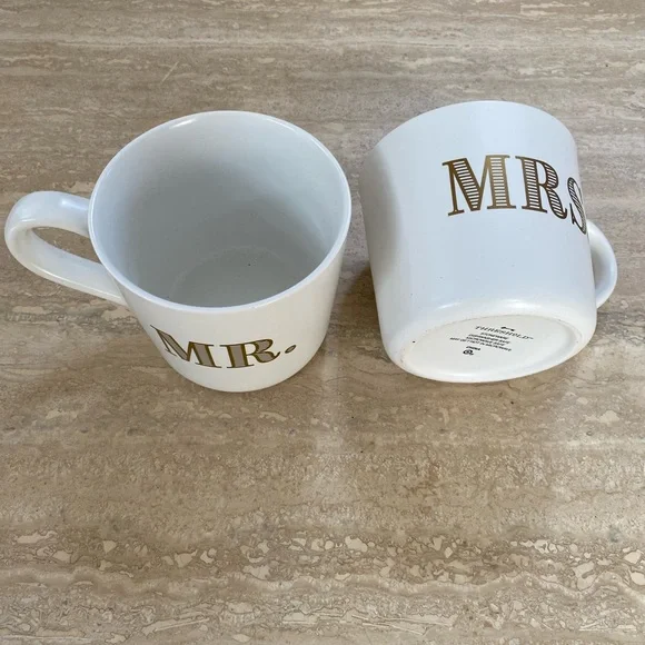 WEDDING ANNIVERSARY MR & MS WHITE MUGS GREAT GIFT / Bridal shower - Picture 4 of 5